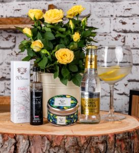 Roses and Gin - Gin Gifts - Gin Gift Sets - Gin Gift Delivery - Gin Hampers - Gin Hamper Delivery - Gin and Rose Plant
